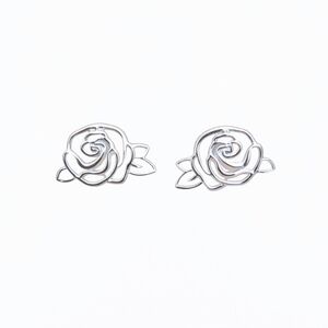 Cute rose earrings in silver color